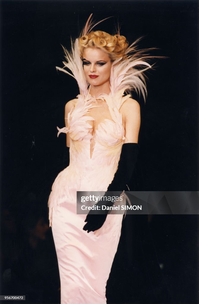 Défilé Haute Couture Printemps-Eté 1997