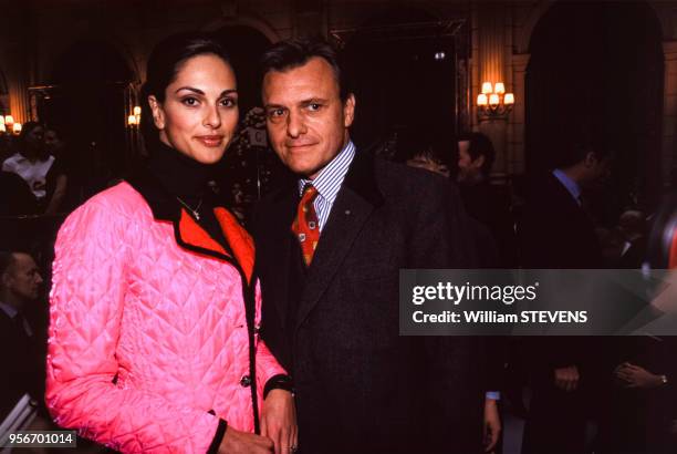 Tasha de Vasconcelos et Jean-Charles de Castelbajac assistent au défilé Dior Haute Couture Printemps-Eté en janvier 1997, Paris, France.