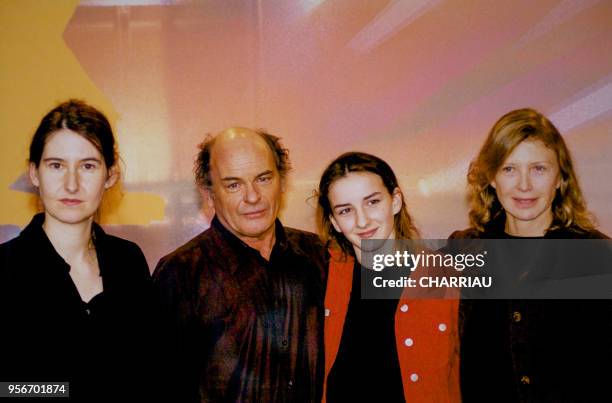 Acteur Jean-François Stévenin avec sa fille Salomé, la réalisatrice Laetitia Masson et l'actrice Aurore Clément en février 2000 au Festival de...