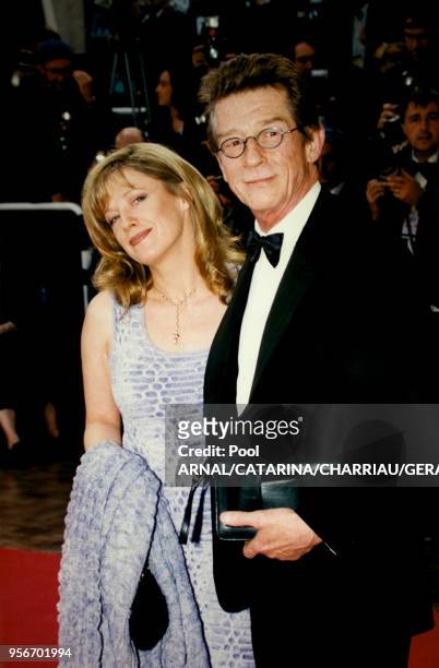 John Hurt et son épouse au Festival de Cannes en mai 1997, France.