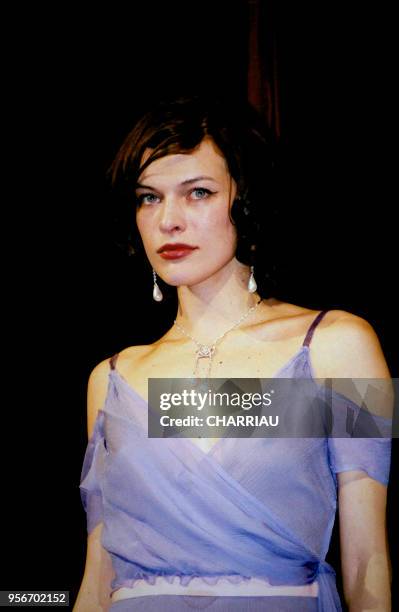 Milla Jovovich en février 2000 à Berlin, Allemagne.