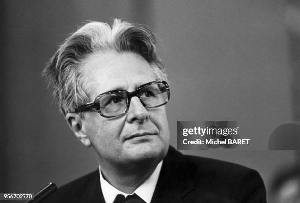 Portrait de l'homme politique allemand Hans-Jochen Vogel, en 1986.