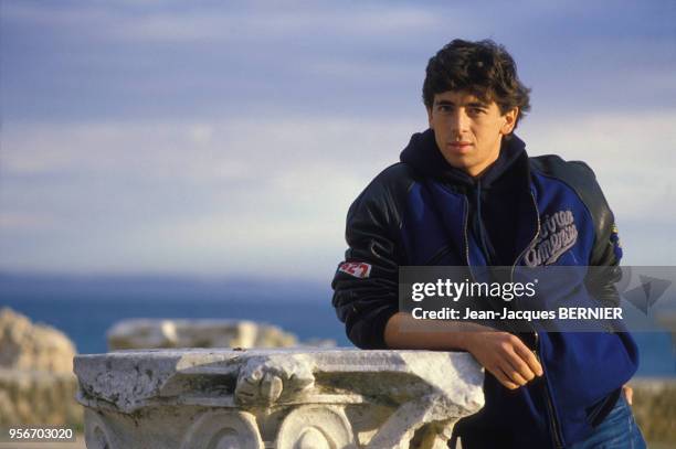 Patrick Bruel lors du tournage du film (hampagne Amer' réalisé par Ridha Béhi en décembre 1985 en Tunisie.