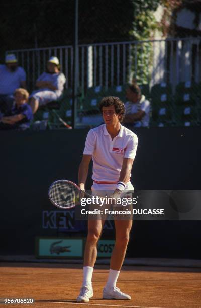 Le joueur de tennis français Guy Forget pendant un match.