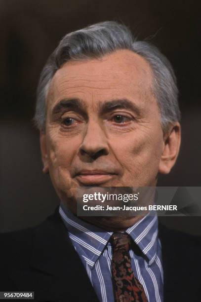 Le romancier et scénariste américain sur le plateau de l'émission 'Apostrophes' à Paris le 4 mars 1983, France.