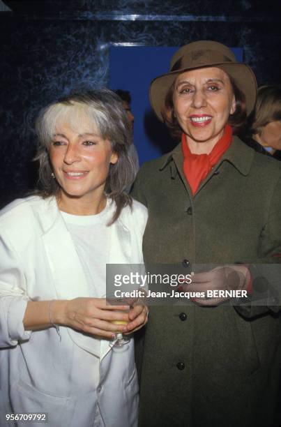 Catherine Lara et Alice Sapritch au Zenith lors du concert de la chanteuse à Paris le 7 février 1985, France.