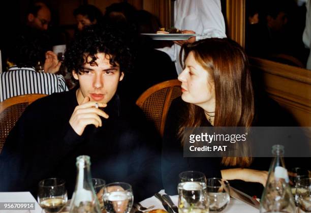 Les acteurs français Melville Poupaud et Chiara Mastroianni au déjeuner des nominés des Césars au Fouquet's en 1994 à Paris, France.