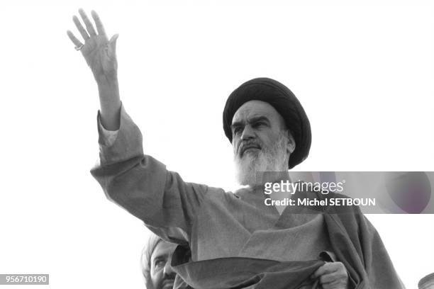 Ayatollah Rouhollah Khomeini lors d'une visite officielle à Qom, en 1979, Iran.