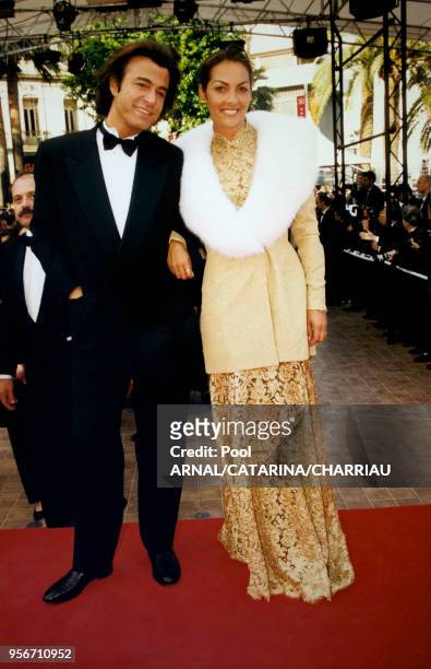Alexandre Zouari et Hermine de Clermontonnerre sur le tapis rouge le 10 mai 1997 au festival de Cannes en France.