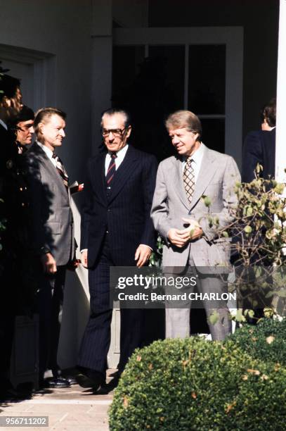 Le président américain Jimmy Carter et son conseiller Zbigniew Brzezinski, à gauche, avec le Shah d'Iran à Téhéran en décembre 1977, Iran.