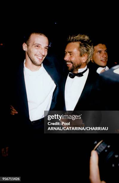 Mathieu Kassovitz et Luc Besson le 7 mai 1997 au festival de Cannes en France.