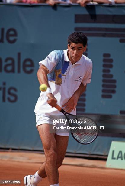 Le joueur de tennis américain Pete Sampras pendant le tournoi de Roland-Garros en 1991, à Paris, France.