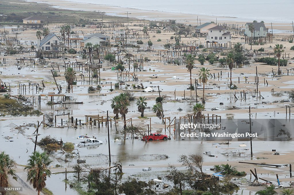 An 'rial view of the destruction caused by Hurricane Ike alo