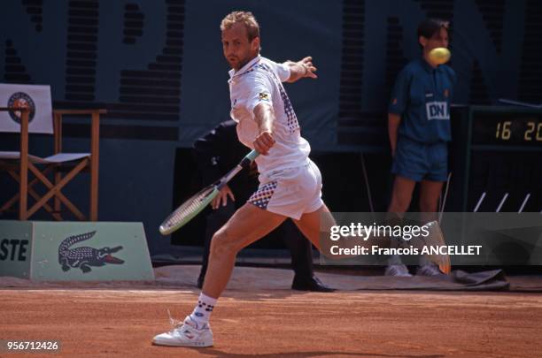 Le joueur de tennis autrichien Thomas Muster pendant le tournoi de Roland-Garros en 1991, à Paris, France.