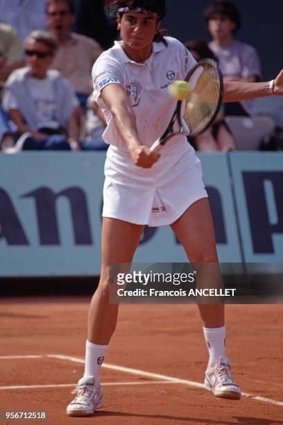 La joueuse de tennis argentine Gabriela Sabatini pendant le tournoi de Roland-Garros en 1991, à Paris, France.