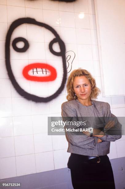 Portrait d'Agnès Troublé, créatrice de la marque ?agnès b.?, à Paris, en 1986, France.