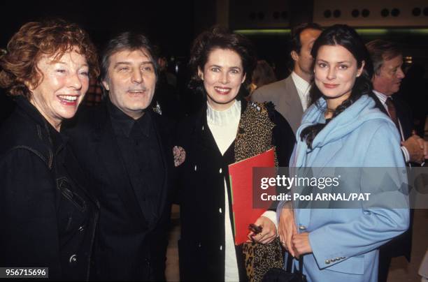 Emmanuel Ungaro en compagnie de Dayle Haddon et de sa fille après le défilé Ungaro, Prêt-à-Porter, Collection Printemps-été 1995 à Paris en octobre...