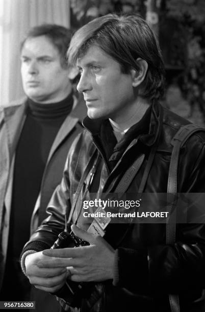 Jacques Dutronc et Jean-François Stevenin sur le tournage du film 'Y-a-t'il un Français dans la salle' réalisé par Jean-Pierre Mocky à Paris en...