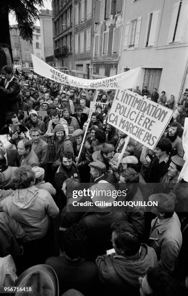 Des agriculteurs manifestent contre la fixation du prix du lait et de la politique ovine à Foix le 5 novembre 1979, France.