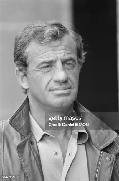 Jean-Paul Belmondo sur le tournage du film 'Le Professionnel' réalisé par Georges Lautner à Paris le 5 octobre 1981, France.