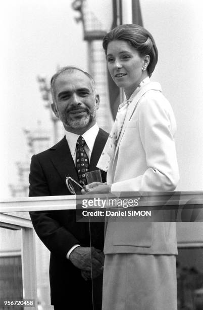Le Roi Hussein de Jordanie et sa femme Noor en visite au salon du Bourget le 12 juin 1979, France.