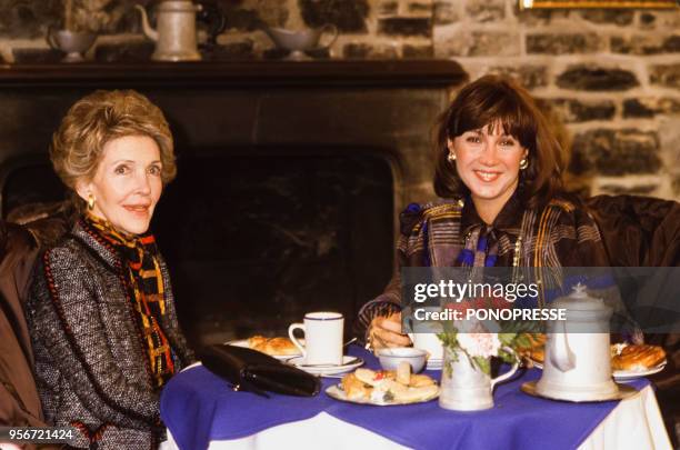 Petit déjeuner pour Nancy Reagan et Mila Mulroney, l'épouse du Premier ministre Brian Mulroney, en mars 1985 à Québec, Canada.
