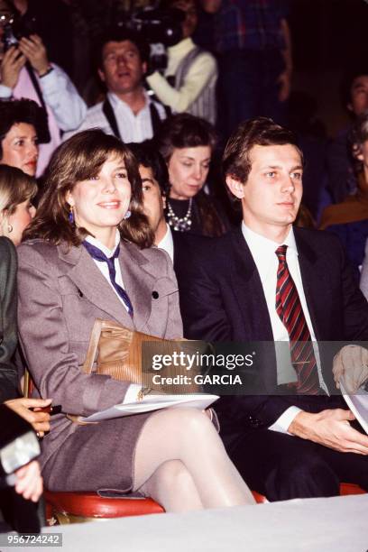 Caroline de Monaco et Stefano Casiraghi lors d'un défilé Dior à Paris en janvier 1984, France.