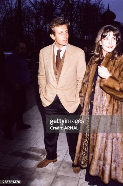 2Caroline de Monaco et Stefano Casiraghi au défilé Chanel à Paris en janvier 1989, France.