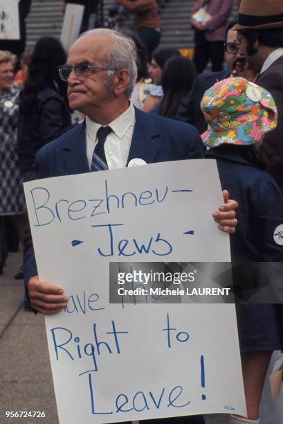 Manifestation pour défendre les droits des Juifs vivant en URSS à quitter leur pays circa 1970 aux États-Unis.