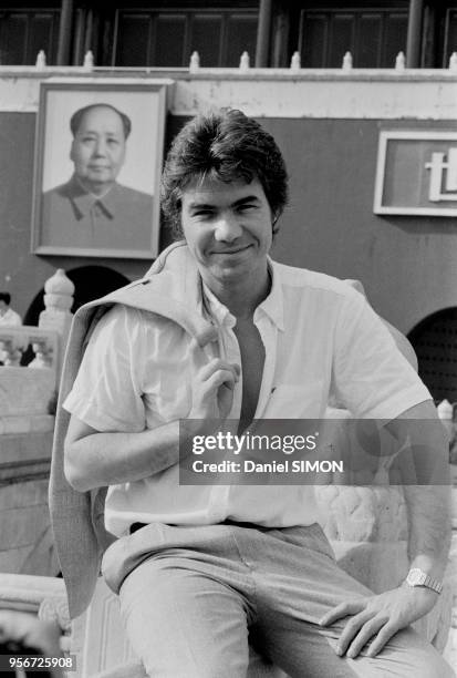 Daniel Guichard visite la Cité Interdite à Pékin le 8 spetembre 1983, Chine.