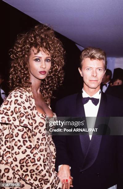 David Bowie avec son épouse Iman en septembre 1991 à Versailles, France.