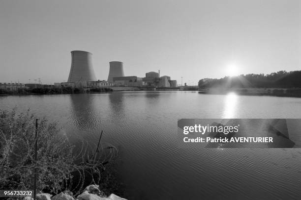 Les réacteurs de la centrale nucléaire de Nogent-sur-Marne en novembre 1988, France.