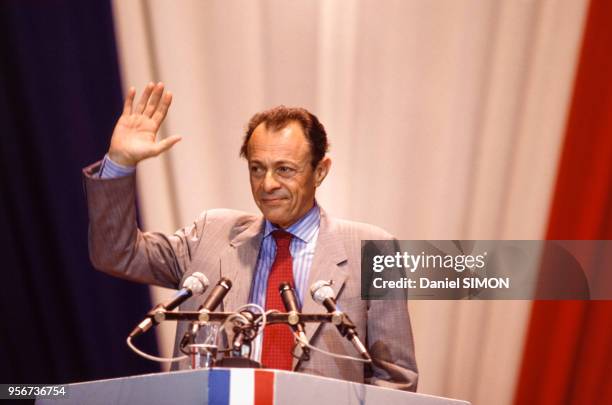 Le Premier ministre Michel Rocard prononce un discours le 2 mai 1989 à Saint-Denis-de-la Réunion, Ile de la Réunion.