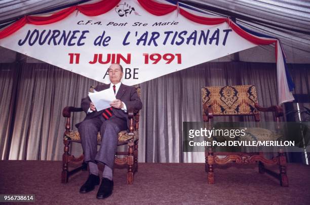 Le président de la République François Mitterrand lors de la journée de l'artisanat le 11 juin 1991 à Troyes, France.