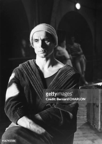 Le danseur et chorégraphe Rudolf Noureev, en février 1981 à Paris, France.