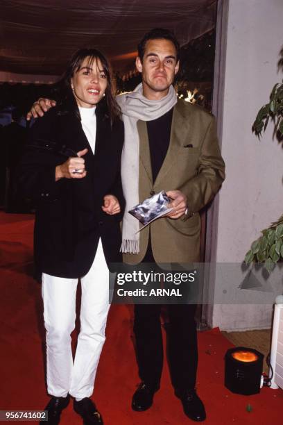 Bernard Campan et sa femme Anne lors de la soirée des Etoiles du Rire à paris en avril 1991, France.