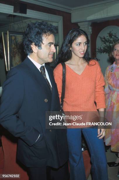 Guy Béart avec la chanteuse et actrice Anne Marie Besse, circa 1970, France.