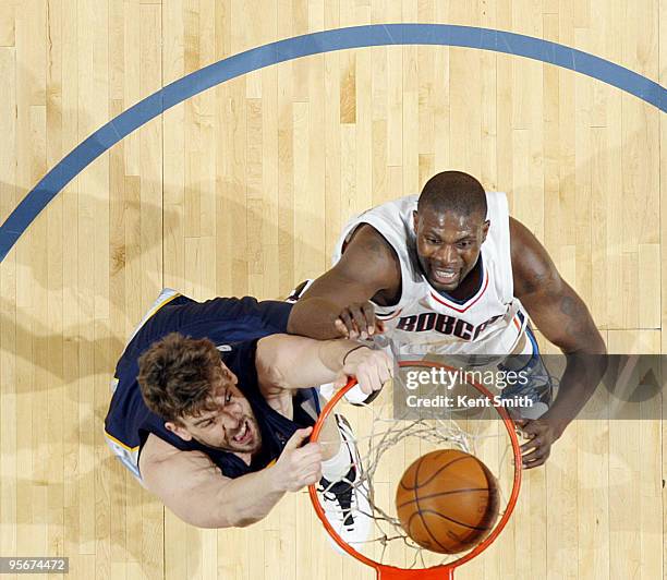 Marc Gasol of the Memphis Grizzlies dunks against the Charlotte Bobcats on January 9, 2010 at the Time Warner Cable Arena in Charlotte, North...