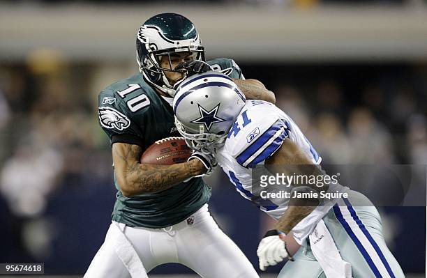 Wide receiver DeSean Jackson of the Philadelphia Eagles attempts to make a move on Terence Newman of the Dallas Cowboys in the second half during the...
