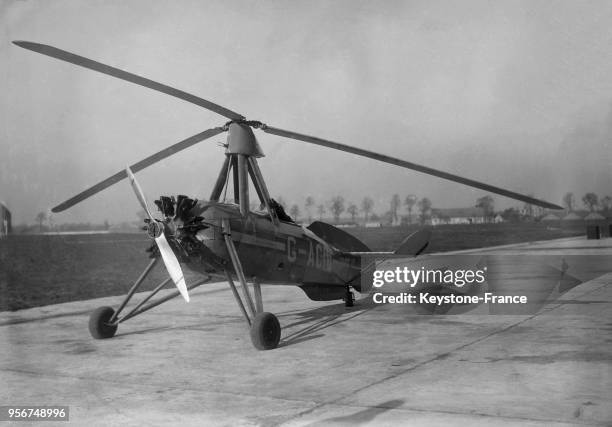 Le nouvel autogire du constructeur espagnol de La Cierva, au Bourget, France le 3 février 1934.