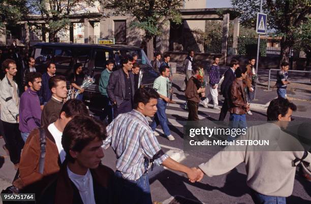 Enterrement de Thomas Claudio à Vaulx-en-Velin, en octobre 1990, dans le Rhône, France.