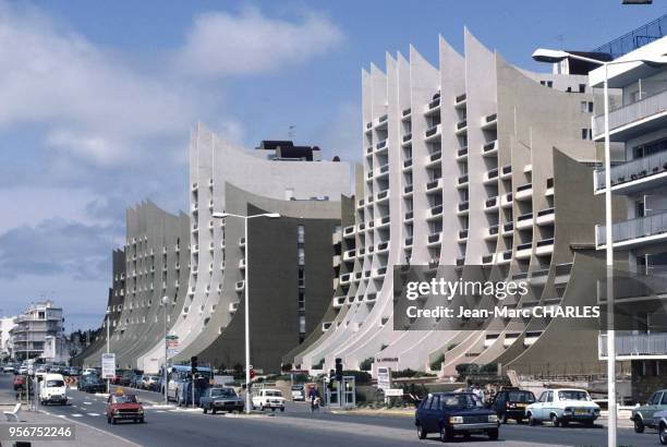 Immeubles du boulevard du bord de mer à la Baule, en juin 1981, en Loire-Atlantique, France.