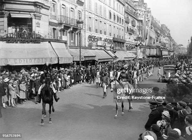 Défilé à cheval ayant pour thème la I ère République et les patriotes de 1792 durant la Révolution Française, organisé par les commerçants rue de...