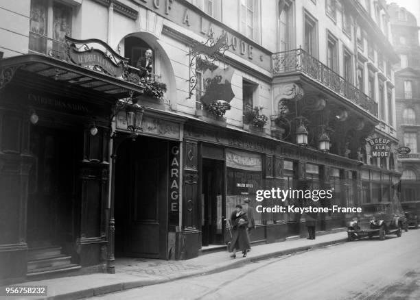 Vue de la brasserie 'Boeuf à la mode' à Paris, France en 1932.