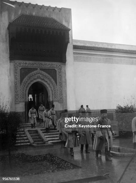 Fête de l''Aïd-el-Seghir' marquant la fin du ramadan à la Mosquée de Paris avec la sortie des soldats algériens, à Paris, France en 1934.