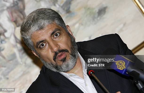 Palestinian exiled Hamas leader Khaled Meshaal speaks during a press conference in Doha on January 10, 2010. AFP PHOTO/STR