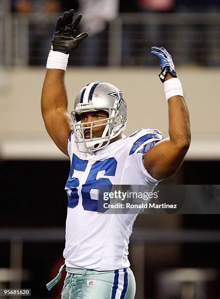 Linebacker Bradie James of the Dallas Cowboys during the 2010 NFC wild-card playoff game at Cowboys Stadium on January 9, 2010 in Arlington, Texas.