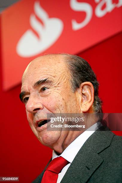 Emilio Botin, chairman of Banco Santander SA, speaks at the press conference to unveil the new Santander branding for Abbey National Plc in London,...