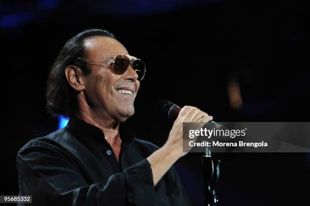 Antonello Venditti performs at the Arena of Verona during the Wind Music Awards on June 7, 2009 in Verona, Italy.
