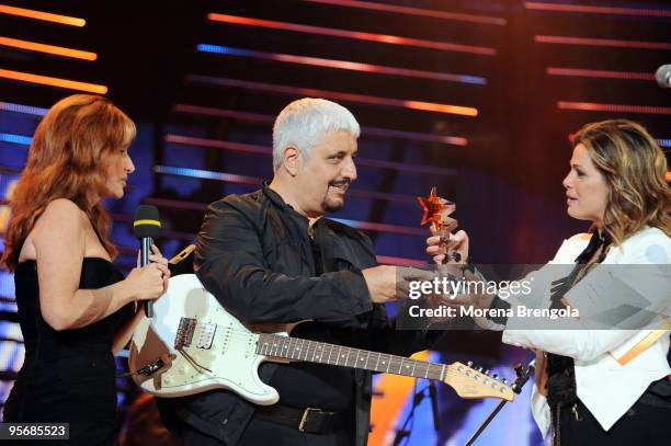 Giuliana De Sio and Pino Daniele during the Wind Music Awards on June 7, 2009 in Verona, Italy.